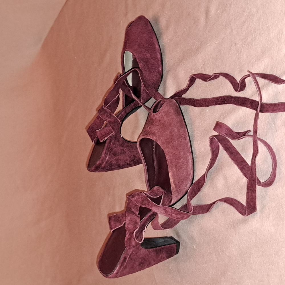Newport News strappy heels, 8 1/2, maroon